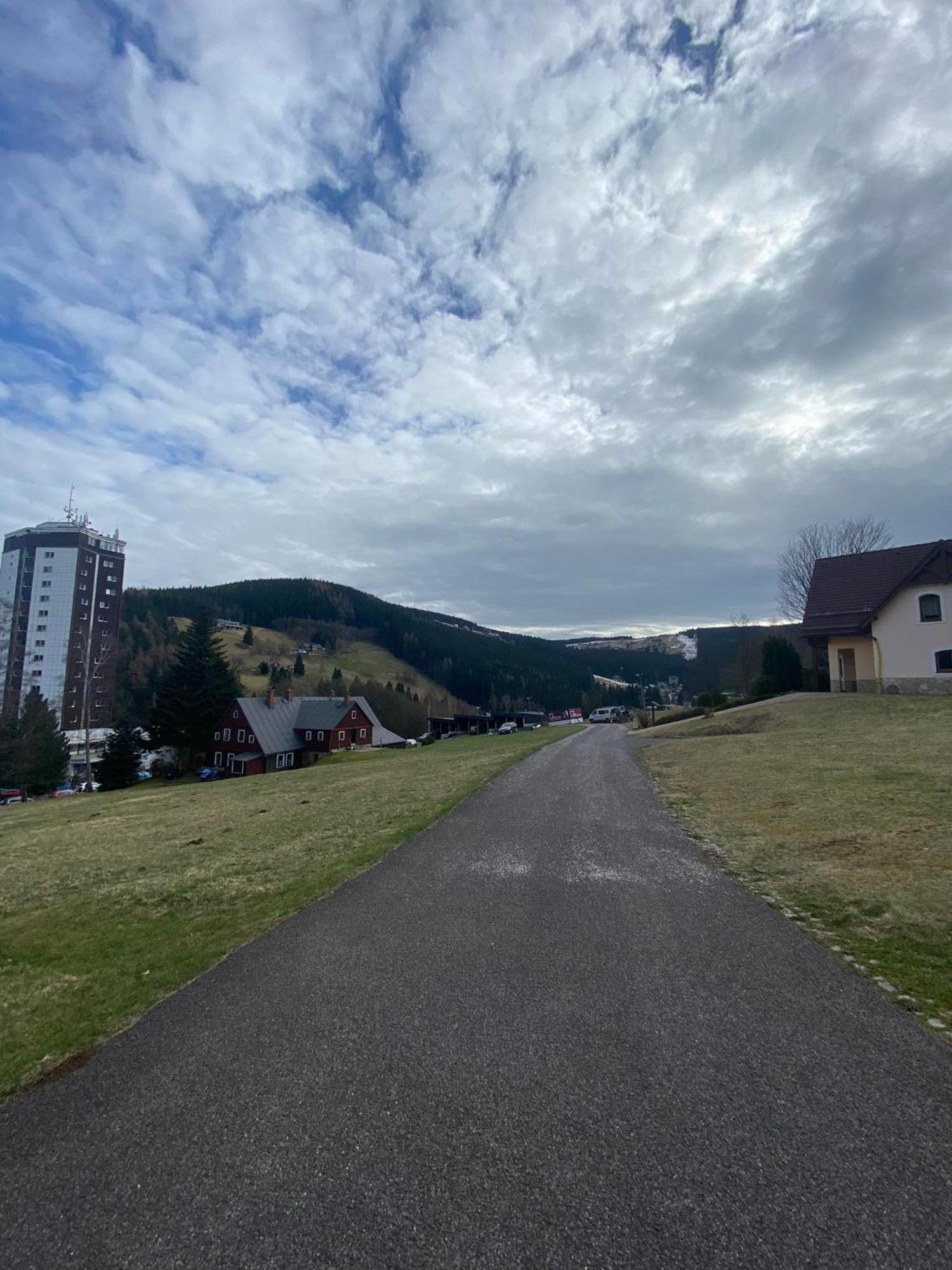 Apartment Okolo Pece Pec pod Sněžkou Zewnętrze zdjęcie